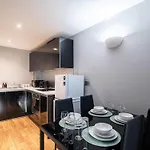 Apartment 2Br Central Leeds Apartment, 2 Mins To Train Station *