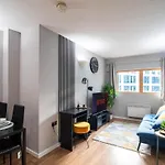 2Br Central Leeds Apartment, 2 Mins To Train Station * Leeds (West Yorkshire)