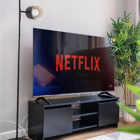 Modern Train Station 2 Bed ليدز