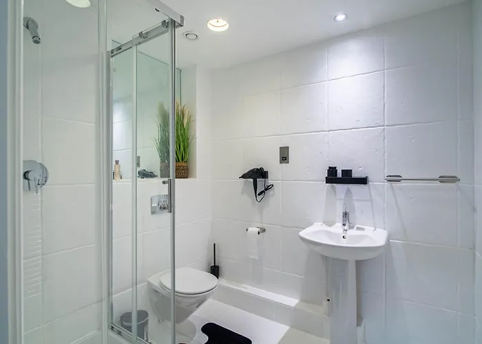 2-bed Cental 2 Min To Train Station 리즈