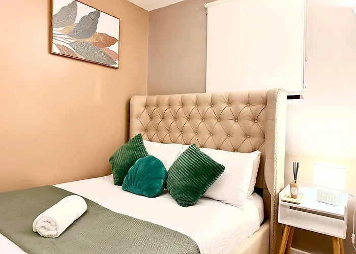 2-bed Cental 2 Min To Train Station 아파트 리즈