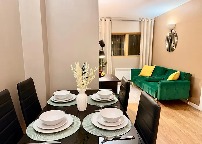 2-bed Cental 2 Min To Train Station Appartamento